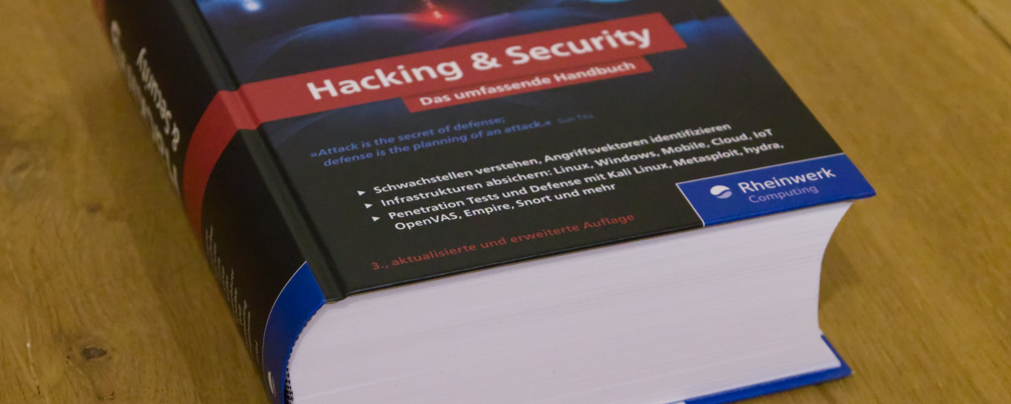 Foto des Buches Hacking & Security (Rheinwerk Computing)